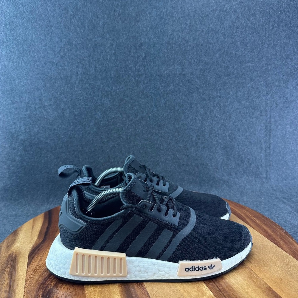 Adidas NMD_R1 Women's Size 7 Black Carbon Athletic Shoes Sneakers GZ7997
